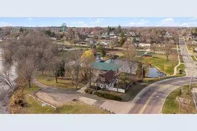 809 W Edgewater Street, Portage, WI 53901 - Photo 35