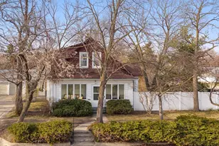 809 W Edgewater St, Portage, WI 53901 - Photo 1