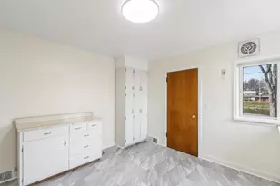 809 W Edgewater St, Portage, WI 53901 - Photo 5