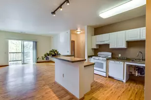 5198 Sassafras Dr, Fitchburg, WI 53711 - Photo 7