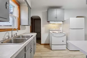 802 W Franklin St, Portage, WI 53901 - Photo 13