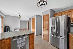 603 Sunnybrook Dr, DeForest, WI 53532 - Photo 17