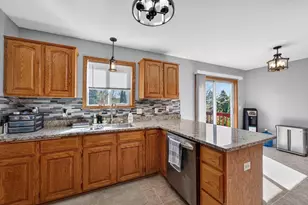 603 Sunnybrook Dr, DeForest, WI 53532 - Photo 13