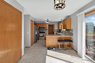 603 Sunnybrook Dr, DeForest, WI 53532 - Photo 11