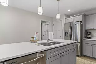 6282 Stone Gate Dr, Madison, WI 53719 - Photo 5