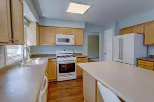 5310 Valley Dr, Mcfarland, WI 53558 - Photo 7