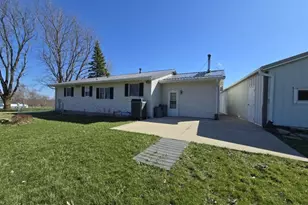 W5860 Advance Rd, Monroe, WI 53566 - Photo 7