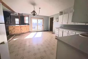 215 E Logan St, Tomah, WI 54660 - Photo 5