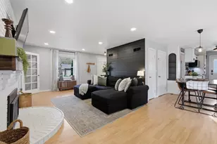209 Oak St, Sun Prairie, WI 53590 - Photo 7