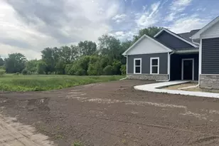 190 Deer Run Dr, Fall River, WI 53932 - Photo 5