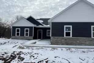 190 Deer Run Dr, Fall River, WI 53932 - Photo 3