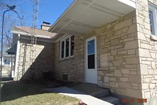 626 W Pleasant St, Portage, WI 53901 - Photo 17