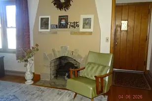 626 W Pleasant St, Portage, WI 53901 - Photo 5