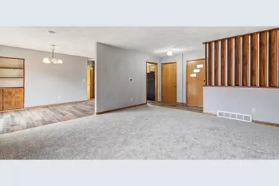 1155 Sunset Drive, Platteville,  53818 - Photo 3