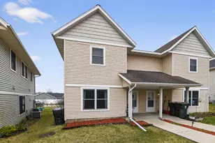 218 S Musket Ridge Dr, Sun Prairie, WI 53590 - Photo 1