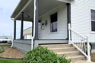 656 W James St, Columbus, WI 53925 - Photo 5