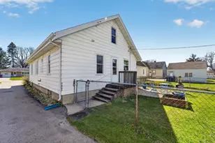 931 Eisenhower Ave, Janesville, WI 53545 - Photo 29