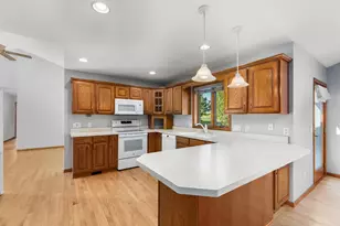 565 Oakwood Dr, Oregon, WI 53575 - Photo 13