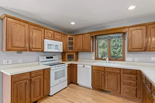 565 Oakwood Dr, Oregon, WI 53575 - Photo 15