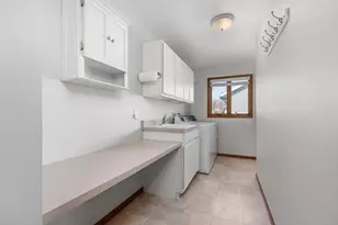 565 Oakwood Dr, Oregon, WI 53575 - Photo 35