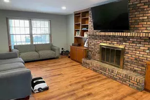 7618 Westchester Dr, Middleton, WI 53562 - Photo 9