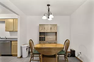 50 Whitcomb Cir, Madison, WI 53711 - Photo 9
