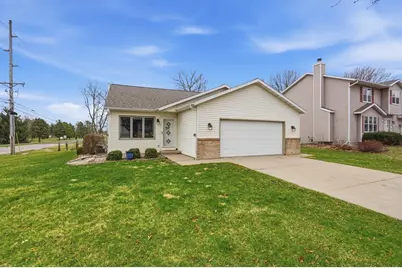 1707 Sapphire Way, Sun Prairie, WI 53590 - Photo 3