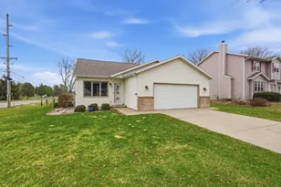 1707 Sapphire Way, Sun Prairie, WI 53590 - Photo 3