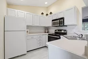 5587 Bantry Ln, Fitchburg, WI 53711 - Photo 9
