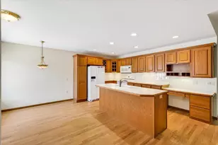649 Springbrook Cir, DeForest, WI 53532 - Photo 9