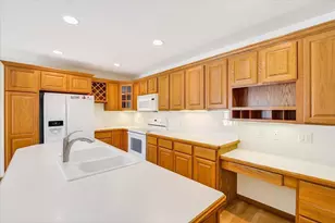 649 Springbrook Cir, DeForest, WI 53532 - Photo 13