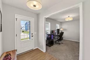 623 Prospect Rd, Waunakee, WI 53597 - Photo 7