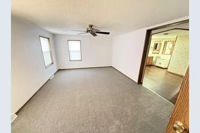 402 Opal Avenue, Lannon, WI 53046 - Photo 5