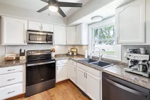 117 S Pontiac Dr, Janesville, WI 53545 - Photo 5