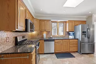 7207 Fortune Dr, Middleton, WI 53562 - Photo 9