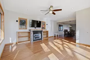 7207 Fortune Dr, Middleton, WI 53562 - Photo 13