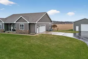 1823 S Brooklyn Dr, Stoughton, WI 53589 - Photo 47