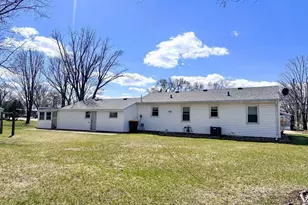 1400 S 11th St, Prairie Du Chien, WI 53821 - Photo 37