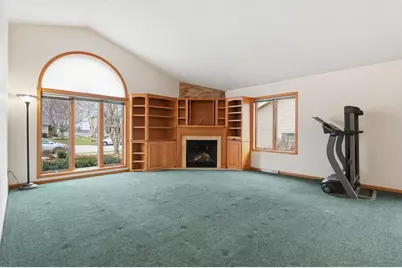 830 Devonshire Road, Stoughton, WI 53589 - Photo 5