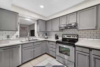 14 Maple Wood Lane #18, Madison, WI 53704 - Photo 9