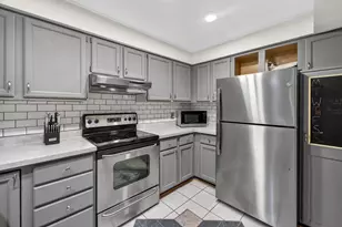 14 Maple Wood Ln, Madison, WI 53704 - Photo 7