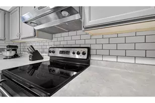 14 Maple Wood Ln, Madison, WI 53704 - Photo 11