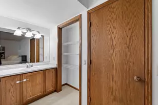 14 Maple Wood Ln, Madison, WI 53704 - Photo 17