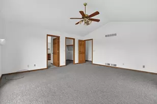 224 Deer Ridge Dr, West Bend, WI 53095 - Photo 19