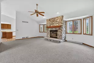 224 Deer Ridge Dr, West Bend, WI 53095 - Photo 7