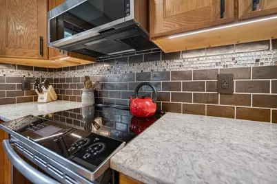 502 Nichols Road, Monona, WI 53716 - Photo 9