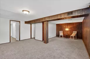 2043 Linway Dr, Beloit, WI 53511 - Photo 41