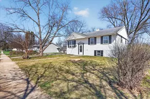 2043 Linway Dr, Beloit, WI 53511 - Photo 3