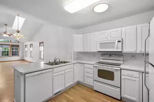 6309 Kilpatrick Ln, Madison, WI 53718 - Photo 9
