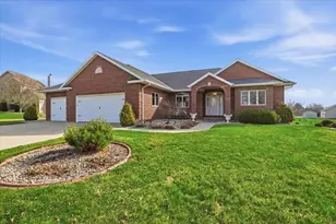 3034 Saddle Brooke Trail, Sun Prairie, WI 53590 - Photo 3